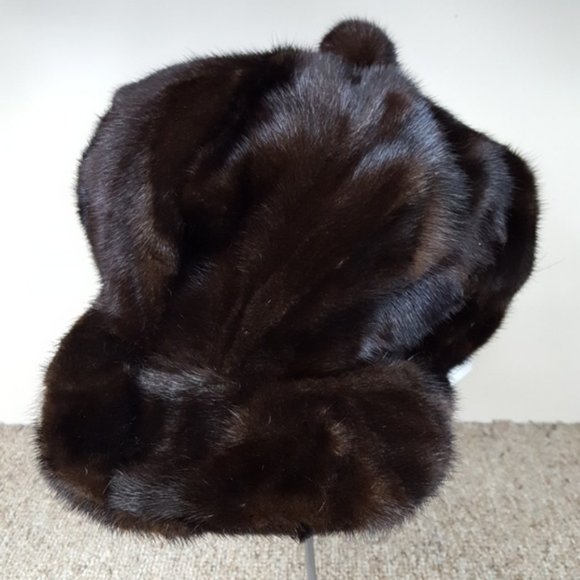 Black Mink Fur Sections Apple Cap - Picture 2 of 3